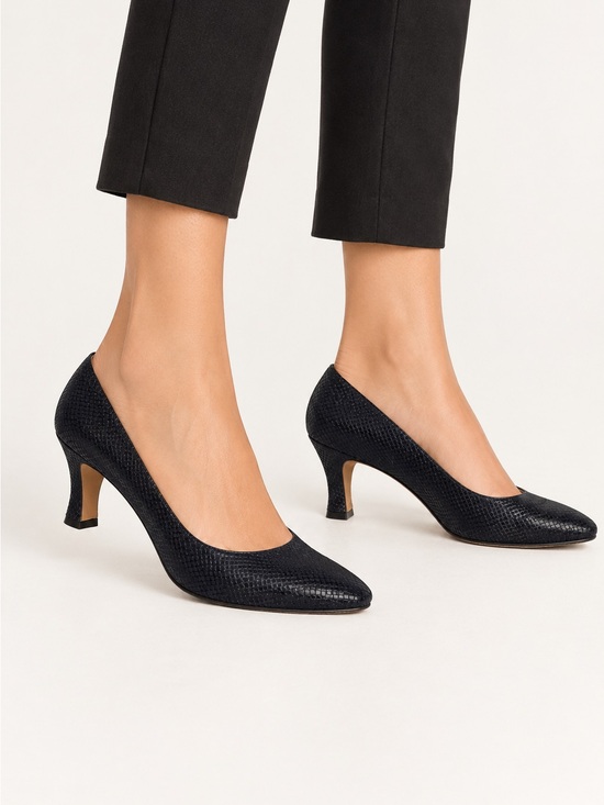 Salvatore Ferragamo Shoes - Ferragamo Black Textured Leather Pumps Size 7